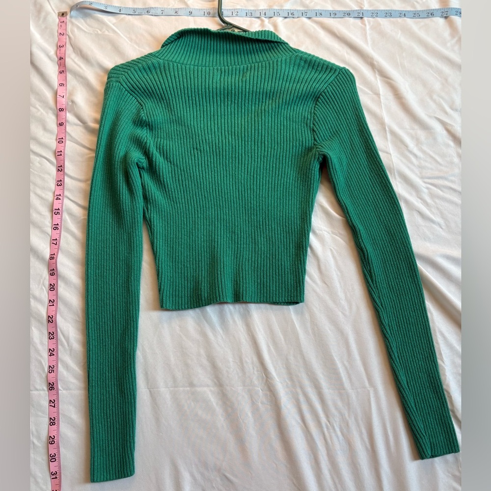 Hollister Green Ribbed V-Neck Sweater - Picture 3 of 4